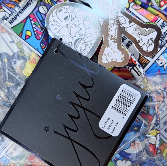 TokiDoki Jujube Be classy ~Super Toki diaper bag with changer - Picture 6 of 8